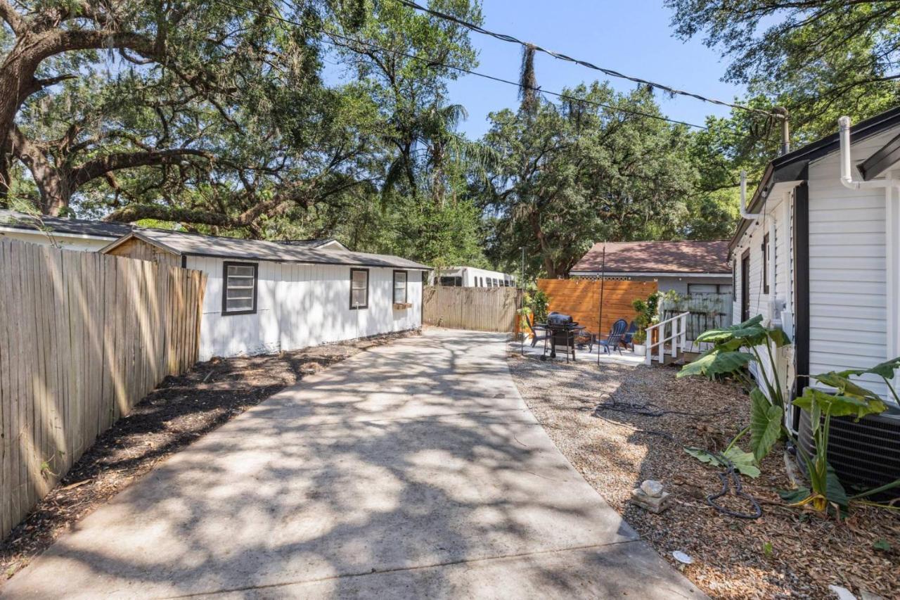 Treehouse Is A Quaint 2 Bedroom In An Up-And-Coming Part Of Town, Pet Friendly With Fenced Yard And Lounge Area That Is Close To Downtown טאמפה מראה חיצוני תמונה