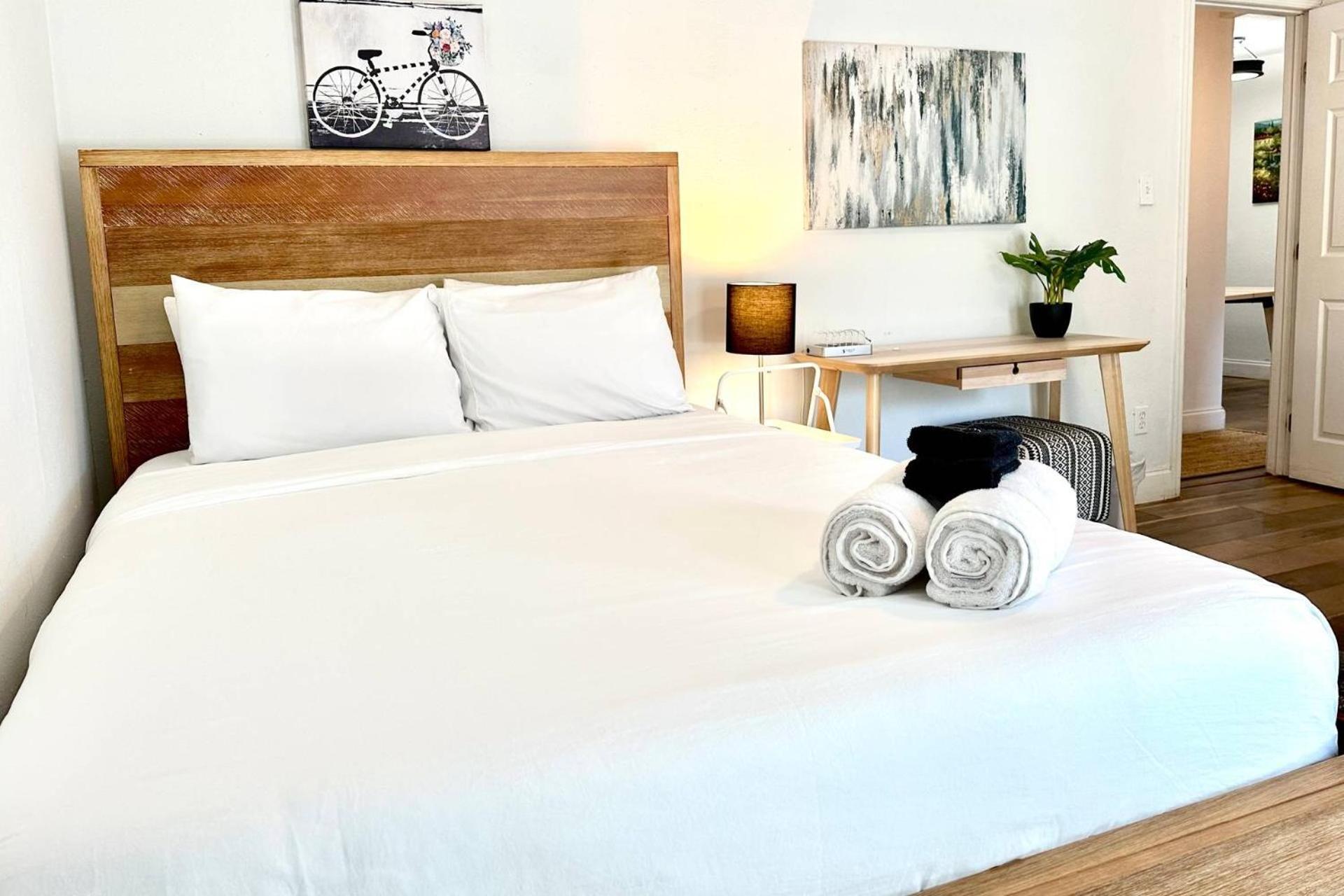 Treehouse Is A Quaint 2 Bedroom In An Up-And-Coming Part Of Town, Pet Friendly With Fenced Yard And Lounge Area That Is Close To Downtown טאמפה מראה חיצוני תמונה