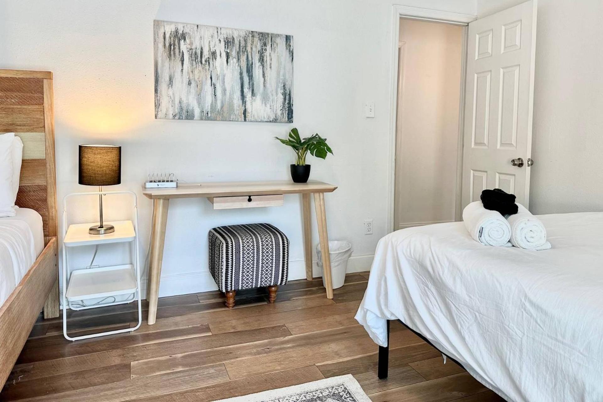 Treehouse Is A Quaint 2 Bedroom In An Up-And-Coming Part Of Town, Pet Friendly With Fenced Yard And Lounge Area That Is Close To Downtown טאמפה מראה חיצוני תמונה
